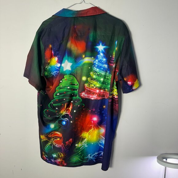 EUC Hawaiian Shirts Mens Vacation Large L Short Sleeve Christmas Shirt L Large - Picture 3 of 3